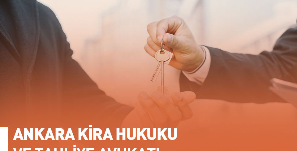 Bir iş insanı, diğerine anahtar teslim ederken görülüyor. Ankara'da kira hukuku ve tahliye avukatı hizmetleri hakkında bilgi veren bir görsel. Ev sahibi ve kiracı anlaşmazlıkları, tahliye davaları ve kira sözleşmeleri konularında hukuki destek sunan BB Hukuk & Legal Danışmanlık logosu da görselde yer almaktadır.